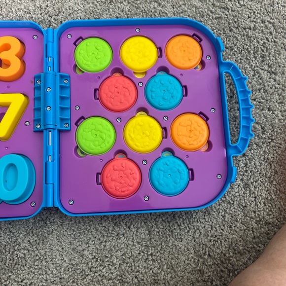 SESAME STREET On the Go Letters & Numbers Elmo & Cookie Monster Take Along Cases - Picture 4 of 6